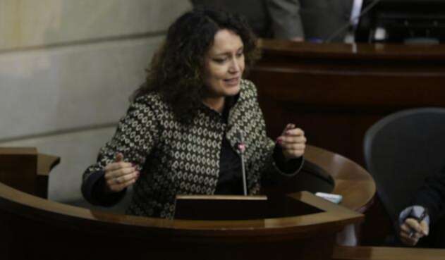 La senadora Angélica Lozano