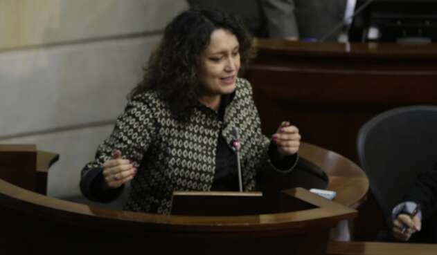 La senadora Angélica Lozano