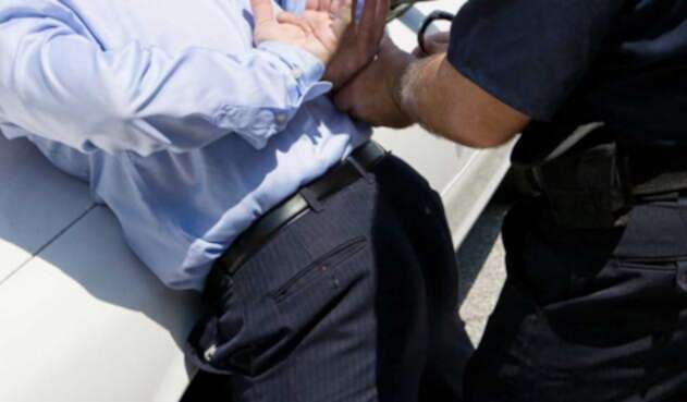 Arresto de las autoridades