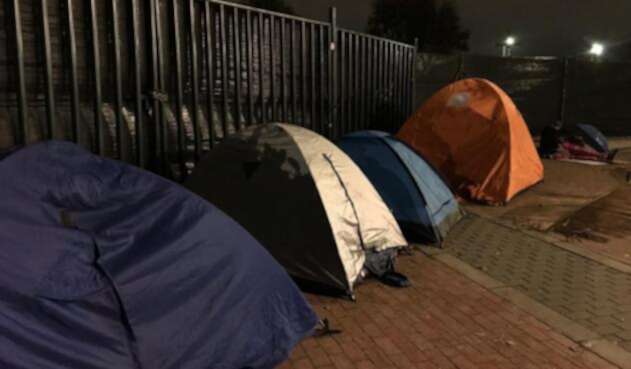 Acampan para concierto de Shakira