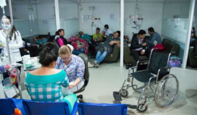 Pacientes esperan una solución a los problemas en el sistema de salud.