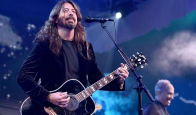 Dave Grohl sorprendió a los bomberos de California con un asado
