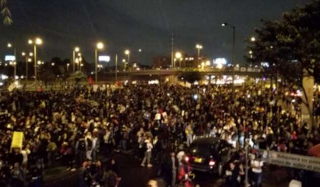 En las más recientes protestas de los estudiantes, el Transmilenio ha sido bloqueado.
