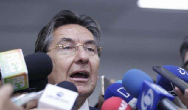 Néstor Humberto Martínez Néstor Humberto Martínez