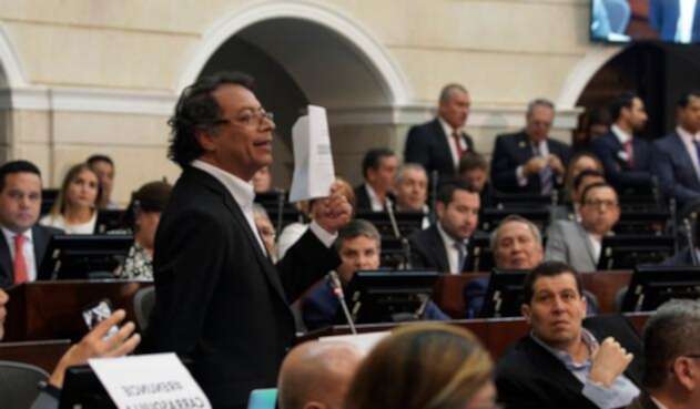 Gustavo Petro, congresista, en el Senado de la República