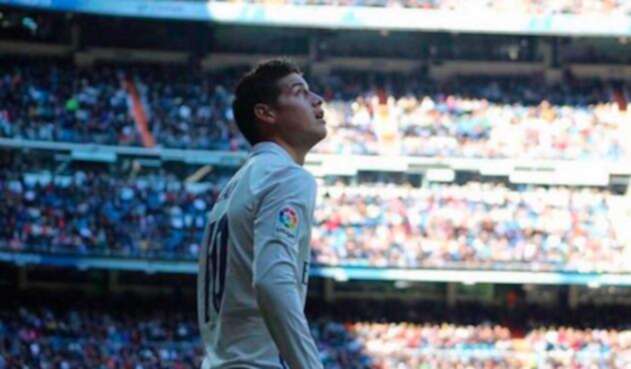 James Rodríguez con la camiseta del Real Madrid James Rodríguez luce la camiseta del Real Madrid