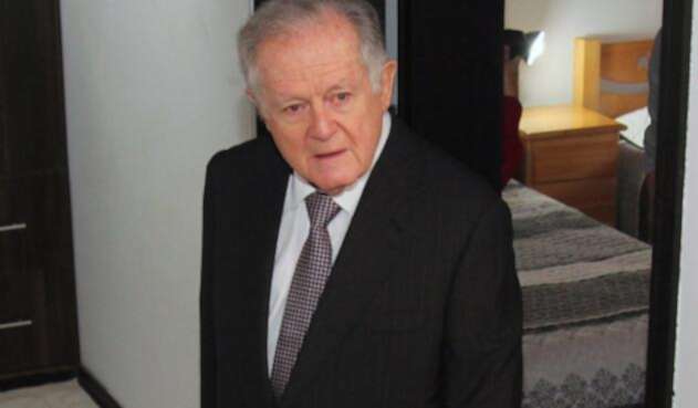 Luis Carlos Sarmiento Angulo Luis Carlos Sarmiento Angulo