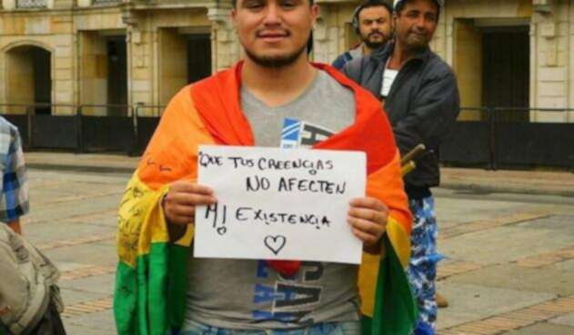 Nicolas Lara denunció discriminación por su orientación sexual en una EPS.