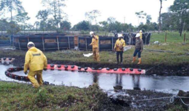 Emergencia tras atentado al oleoducto Cubará (Boyacá) Emergencia tras atentado al oleoducto Cubará (Boyacá)