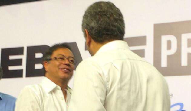 Gustavo Petro e Iván Duque, el 5 de abril de 2018 en Barranquilla
