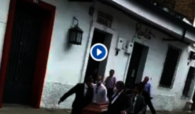 La familia en Popayán, en medio de un sepelio y la protesta estudiantil