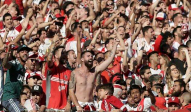 Hinchas del partido River vs Boca La gran final de la Copa Libertadores se vio permeada por desmanes por parte de hinchas.