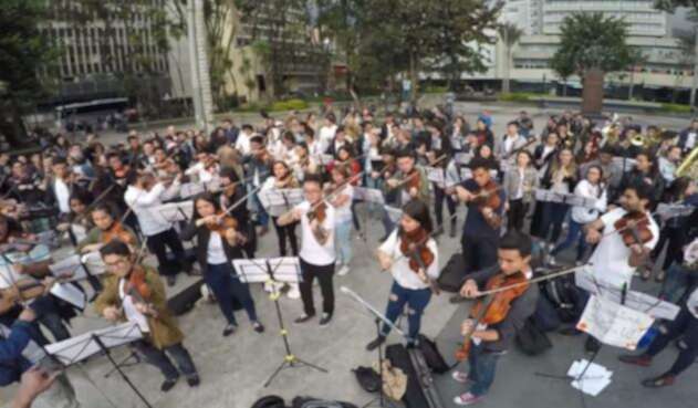 Así fue la versión sinfónica de ‘El baile de los que sobran’