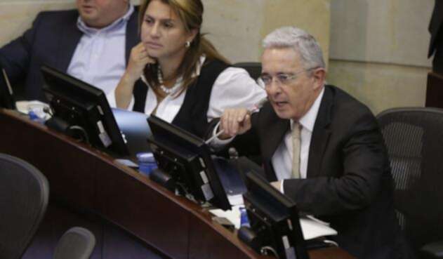 ÁLVARO URIBE VÉLEZ