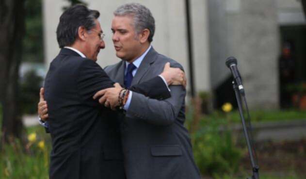 DUQUE Y EL FISCAL GENERAL