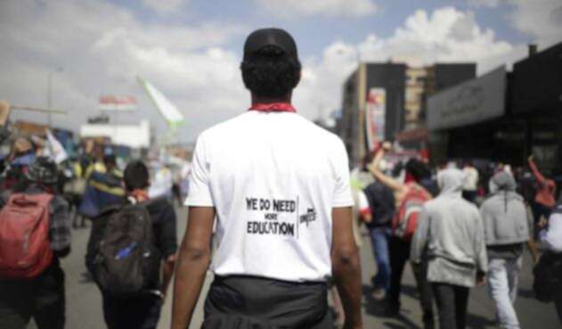 Marchas en Bogotá 28 de noviembre Miles de estudiantes llevaron a cabo la marcha número sexta en el país por mayor presupuesto para la educación superior.