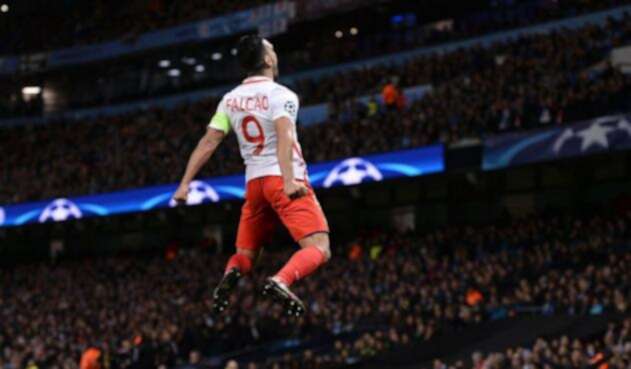 Falcao en una noche mágica de Champions tras anotarle al City en el Etihad Stadium Falcao en una noche mágica de Champions tras anotarle al City en el Etihad Stadium