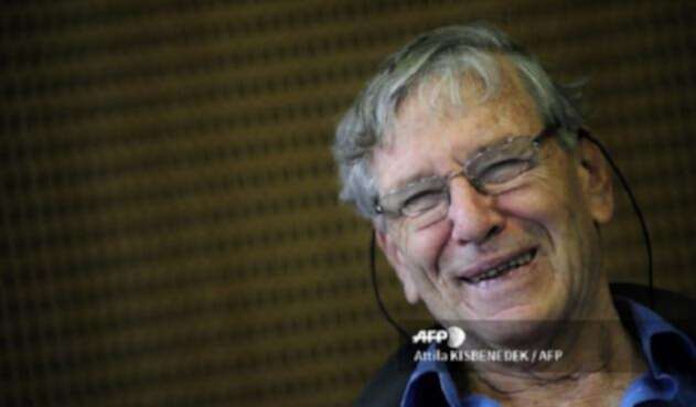 Amos Oz
