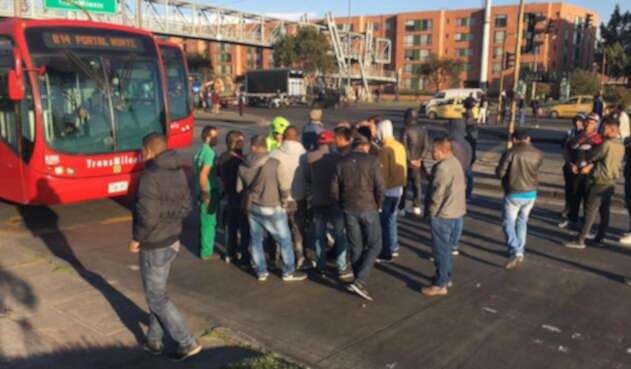Usuarios de Transmilenio se vieron afectados por los bloqueos en las vías del sistema Usuarios de Transmilenio se vieron afectados por los bloqueos en las vías del sistema