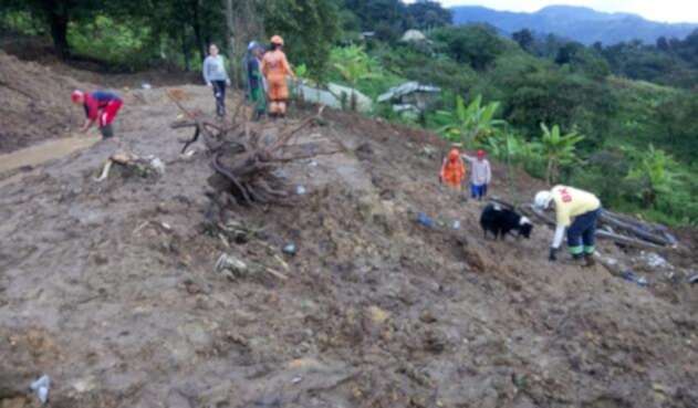 Labores de rescate en Calarcá (Quindío)