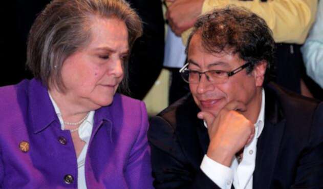 Clara López y Gustavo Petro, el 4 de diciembre de 2017 en Bogotá