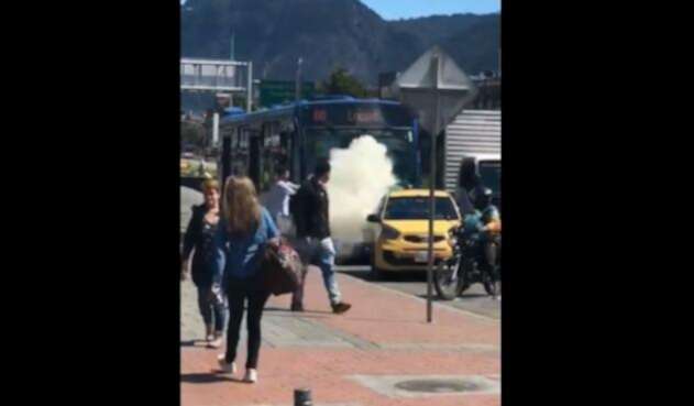 Conductor del Sitp y taxista se confrontan