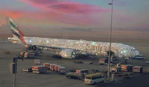 Avión de Emirates Arabes forrado en diamantes