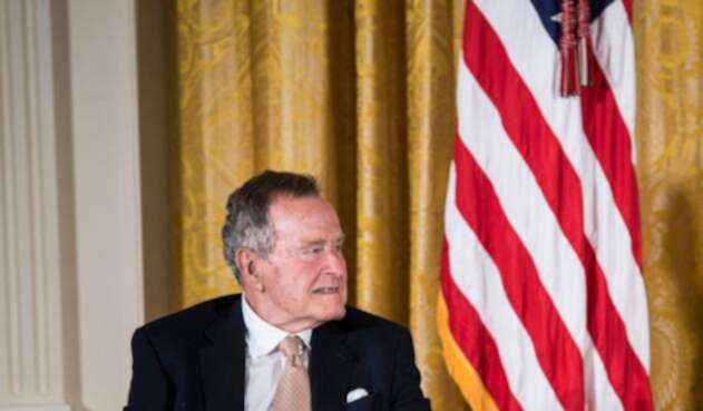 George H.W. Bush ganó la primera guerra del Golfo George H.W. Bush, gobernó durante el final de la guerra fría