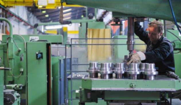 Trabajador en una empresa Trabajador en una empresa