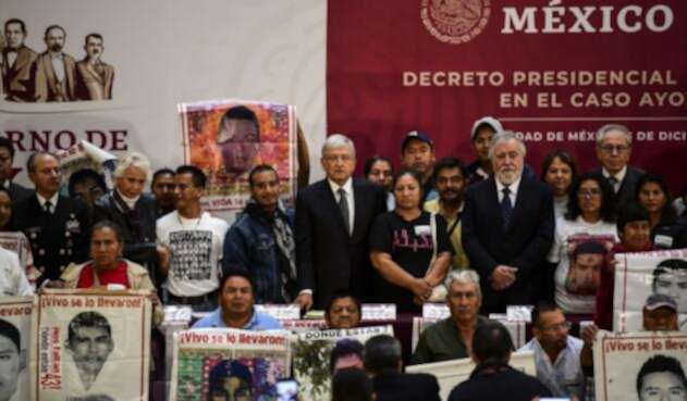 Andres Manuel López Obrador Andres Manuel López Obrador, presidente de México anunció investigación en caso Ayotzinapa.