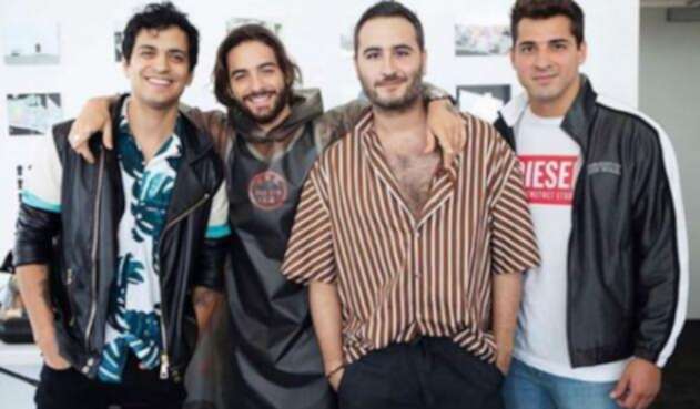Reik y Maluma interpretan Amigos con derechos