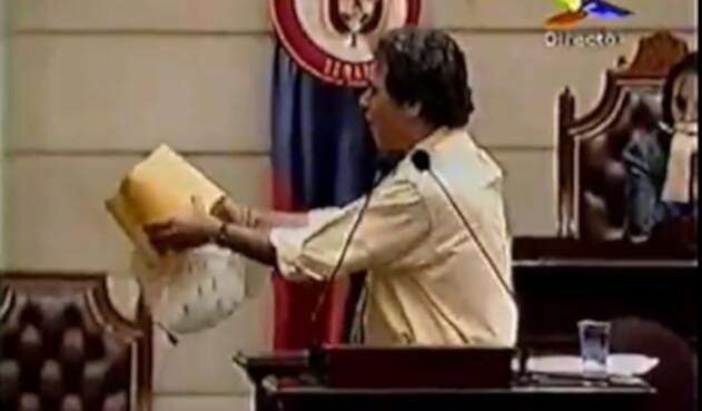 Moreno de Caro llevó mariposas al Senado