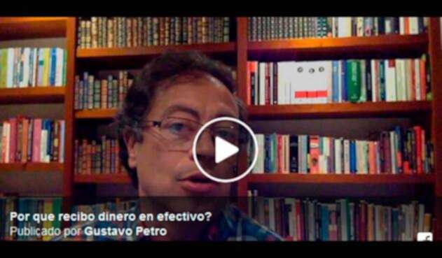 El senador Gustavo Petro en el video que publicó