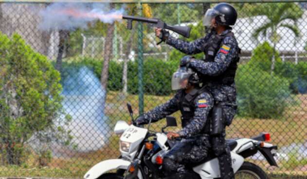 Policías venezolanos en Caracas durante una marcha estudiantil, el 21 de noviembre de 2018