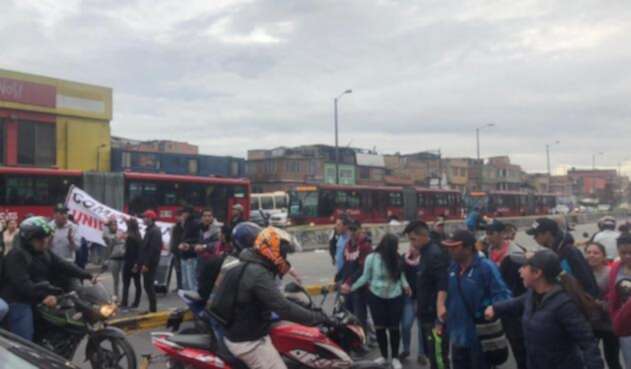 Comerciantes protestan contra la Ley Seca para la zona de Corabastos Comerciantes protestan contra la Ley Seca decretada para la zona de Corabastos