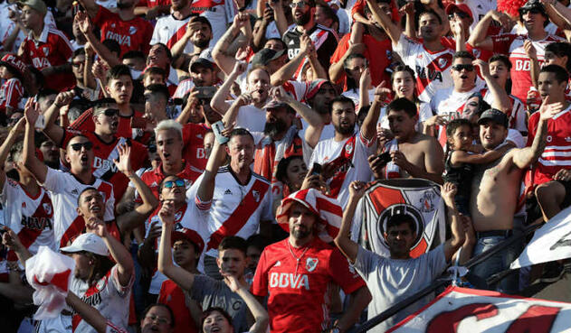River celebra