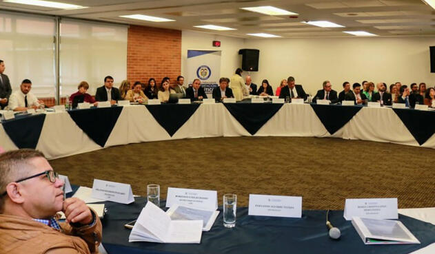 Negociación del aumento del salario mínimo