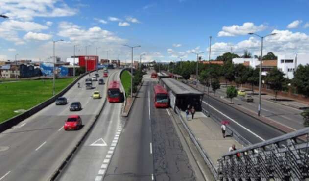 Vehículos por la Calle 80