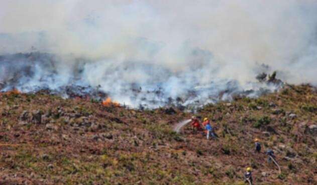 El incendio sigue activo en Cómbita (Boyacá)