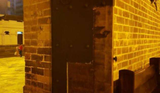 Insólito: Habitantes de calle se están robando las placas de metal de la Catedral Metropolitana de Medellín