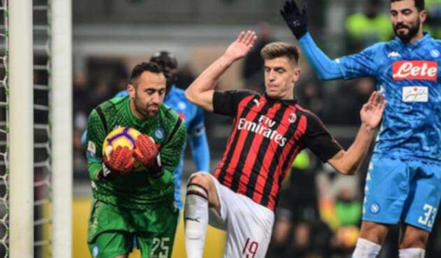 David Ospina asegura un balón (Milan vs Napoli) David Ospina asegura un balón (Milan vs Napoli)