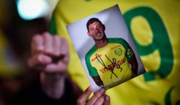 Sin embargo, la Policía considera escasas las posibilidades de hallar con vida el cuerpo de Emiliano Sala