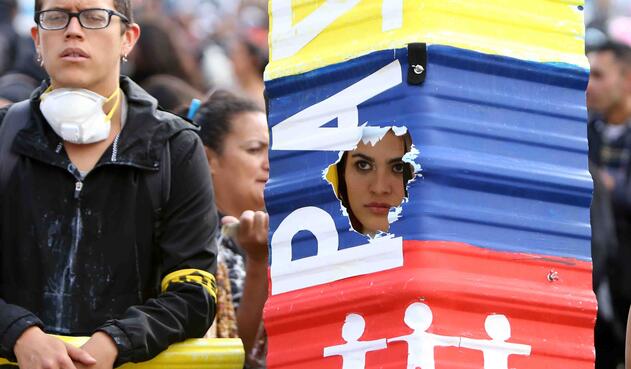 Los estudiantes primero reclaman por el fin de la corrupción en universidades públicas.