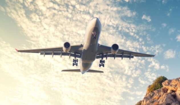 Sobrevuelo de avión