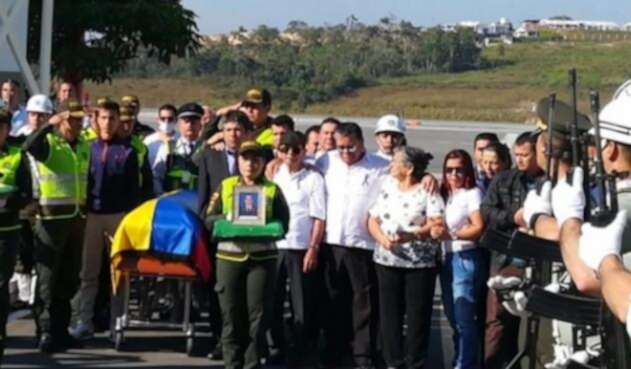 César Alberto Ojeda es oriundo de Floridablanca, había prestado servicio militar en la Policía Metropolitana de Bucaramanga. Son cinco los santandereanos que fallecieron en el atentado en Bogotá.