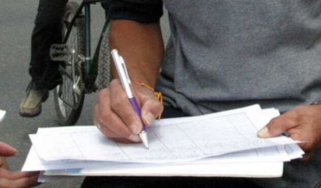 Vuelven a aparecer candidatos por firmas