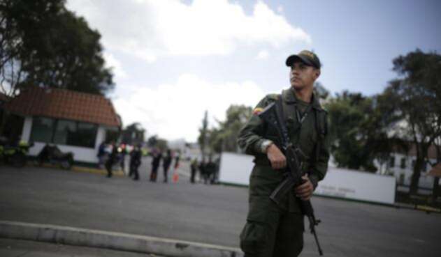 Luego del atentado se debieron extremar las medidas de seguridad en la Escuela General Santander.