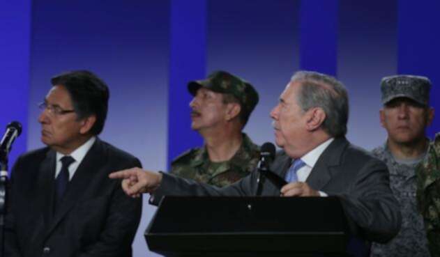 Guillermo Botero, ministro de Defensa, en una rueda de prensa