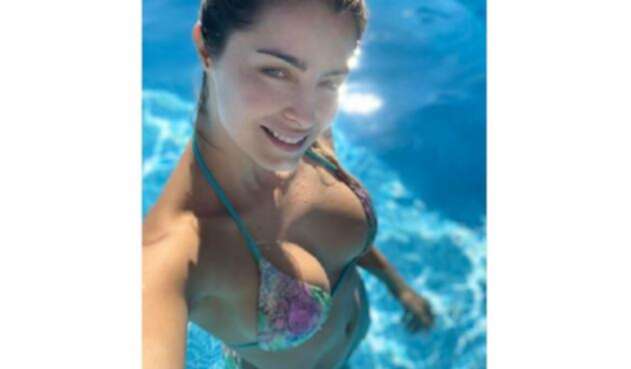 Cristina Hurtado en vestido de baño