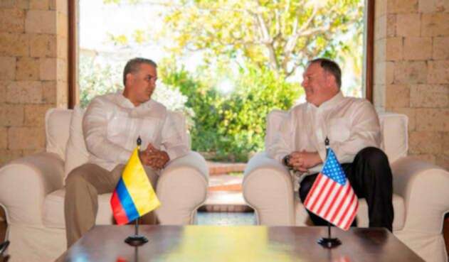 Iván Duque junto a Mike Pompeo en Cartagena